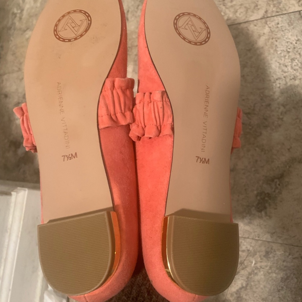 Cute shoes ( New condition) - Picture 2 of 5